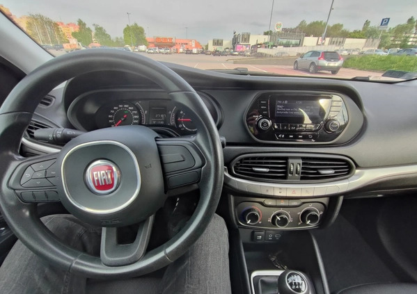 Fiat Tipo cena 48500 przebieg: 27300, rok produkcji 2018 z Leśnica małe 211